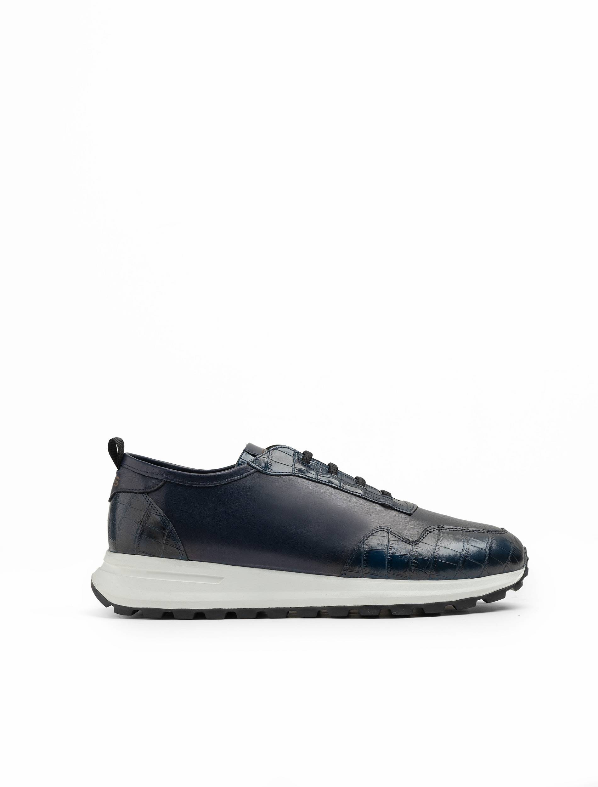 کفش کتانی چرم