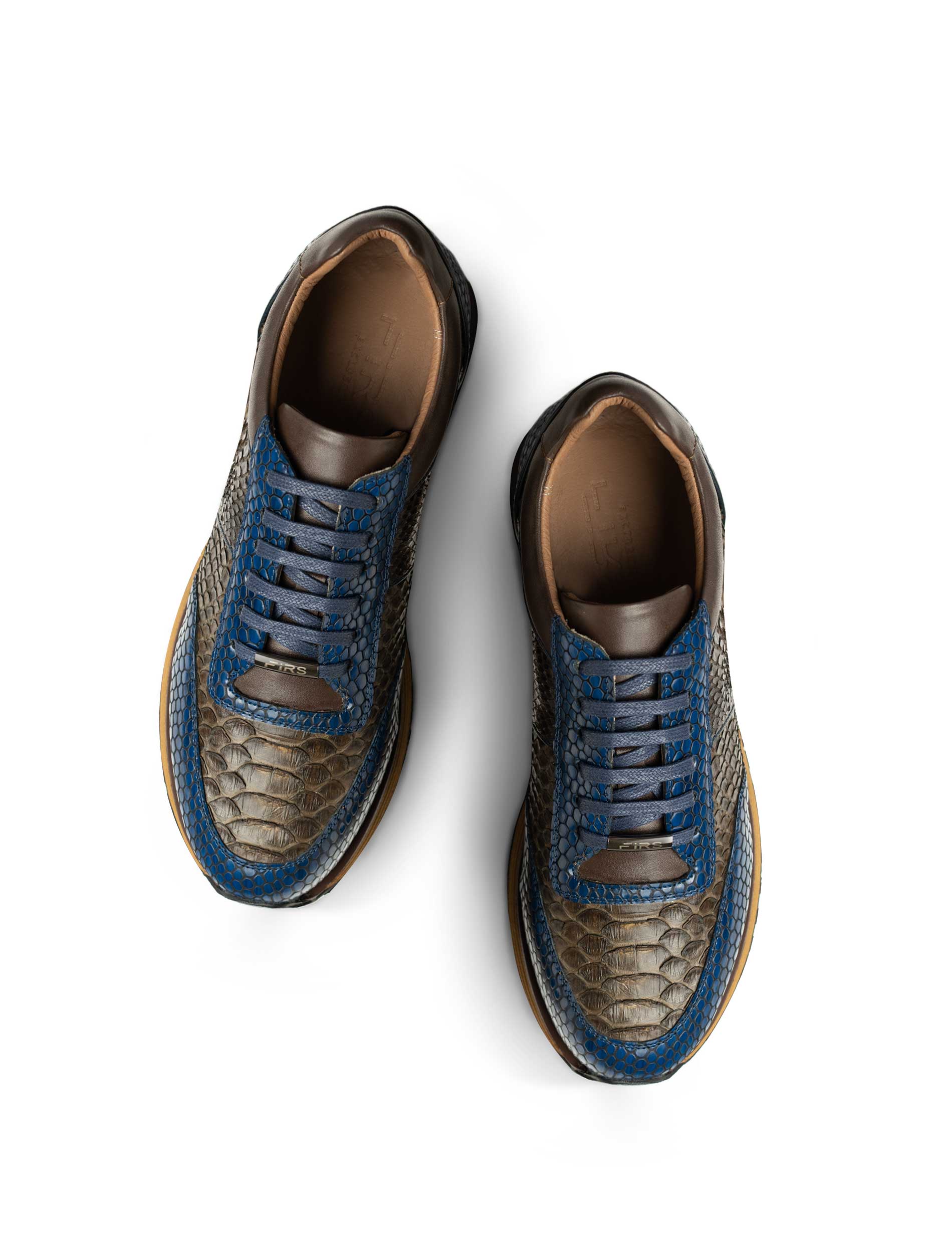 کفش کتانی چرم